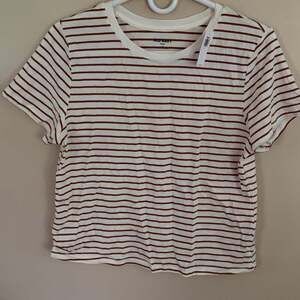 Old navy Bestee T-Shirt women’s size L NWT